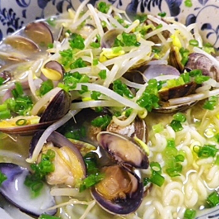 ちょっとゴージャス、あさり豆もやし塩ラーメン